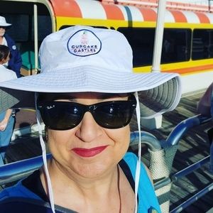 Meet your Posher, Lisa